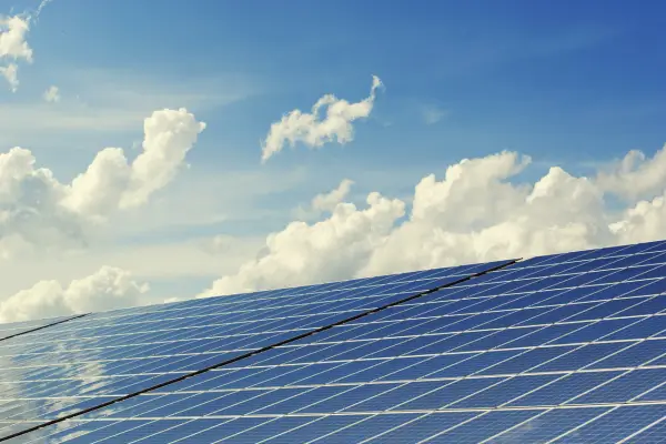 Energia Solar e Container de Casa: O Guia Completo para uma Vida Sustentável